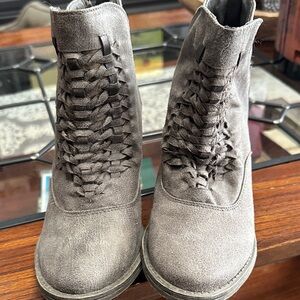 Maurices Zipper Back Boots